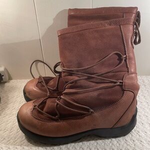 🤩host Pick🤩 90’S Kamik Leather Suede Wrap Around Lace Winter Boots
